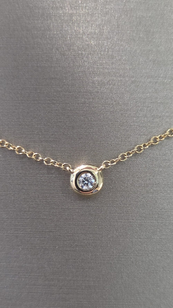 Mini Beza Pendant - 0.05ctw