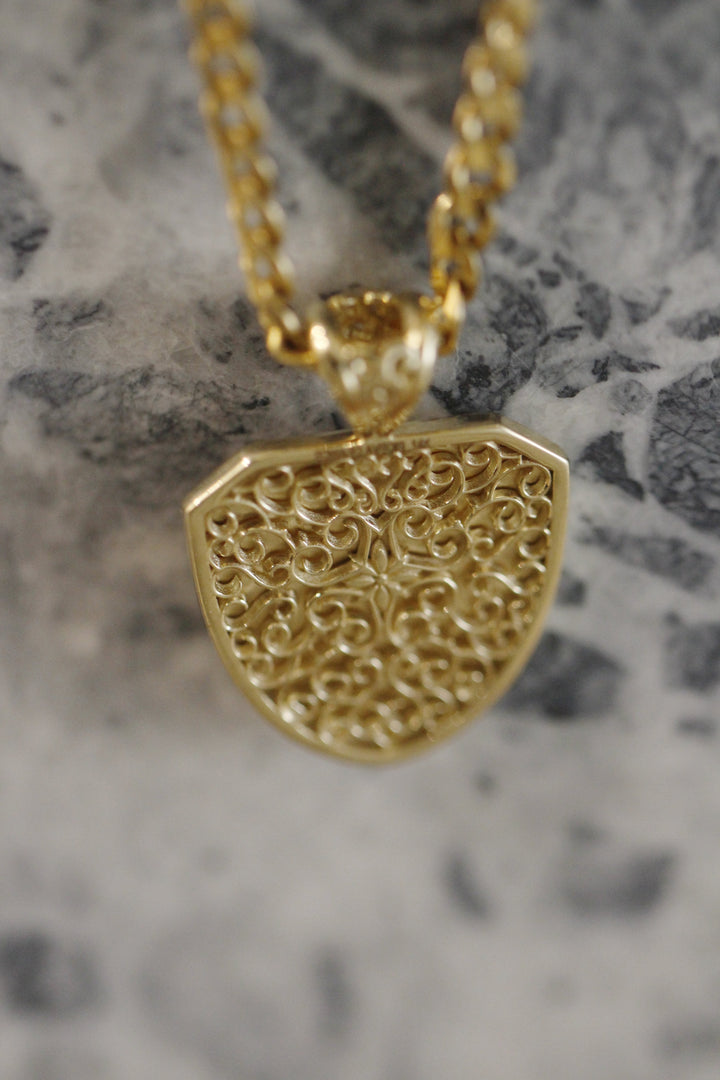 EA Signature Crest Amulet