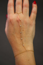 Load image into Gallery viewer, 5 Diamond Beza Hand Chain