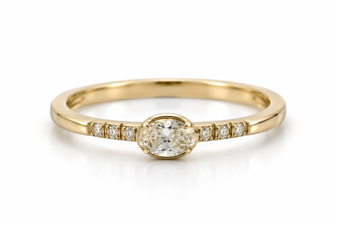 Lucia Oval Diamond Ring
