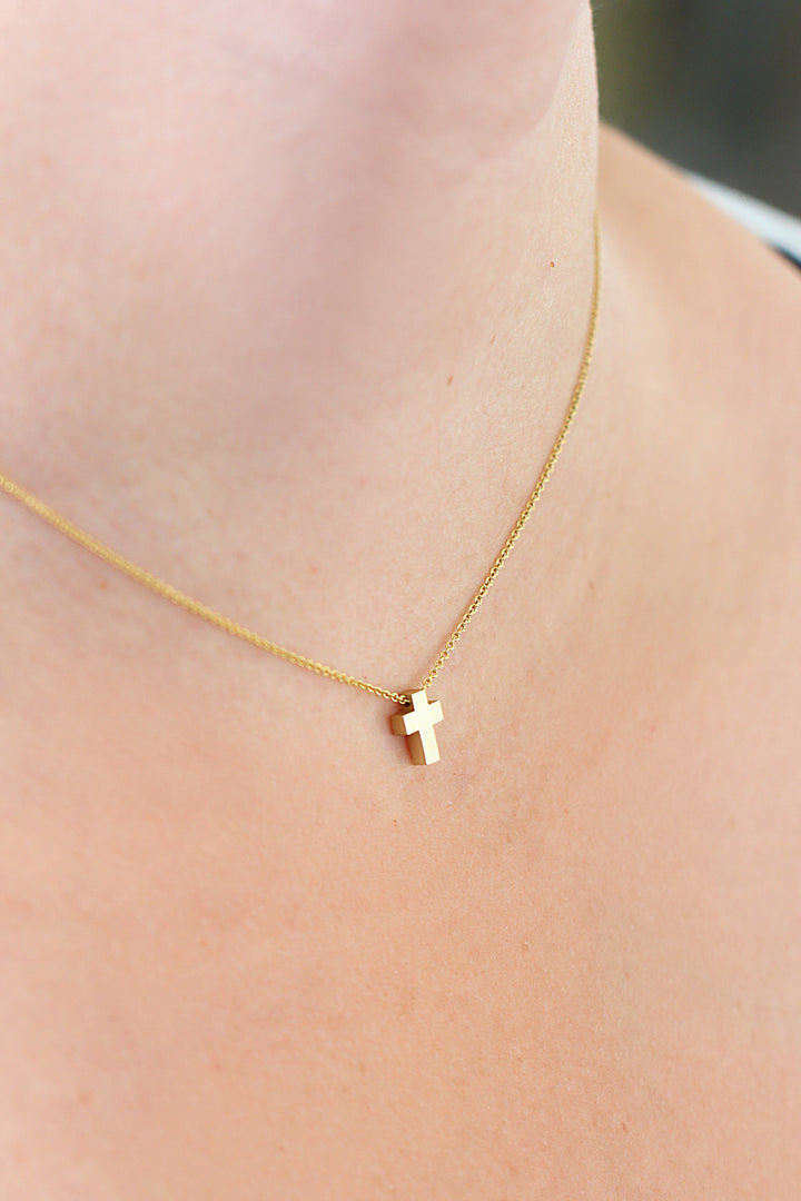 Petit Cross on model